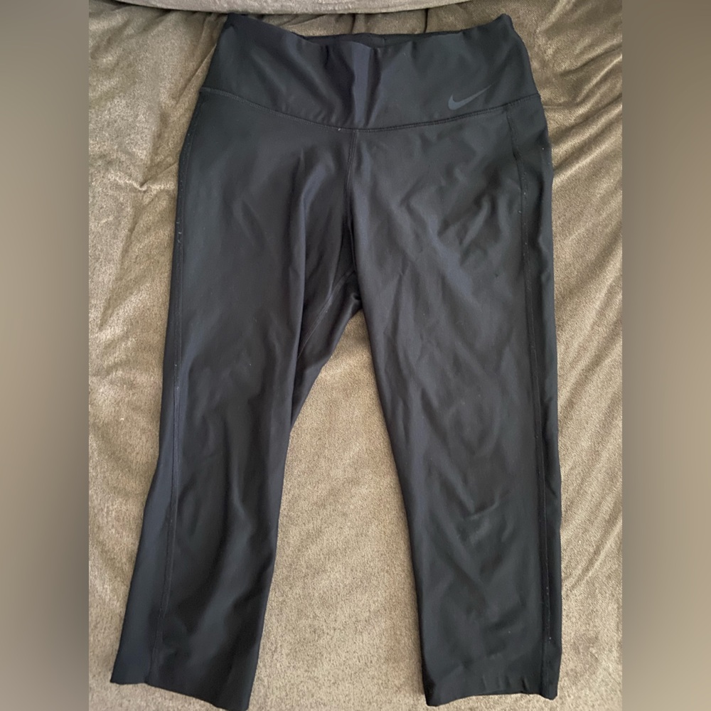 Nike Black Workout Capri Leggings